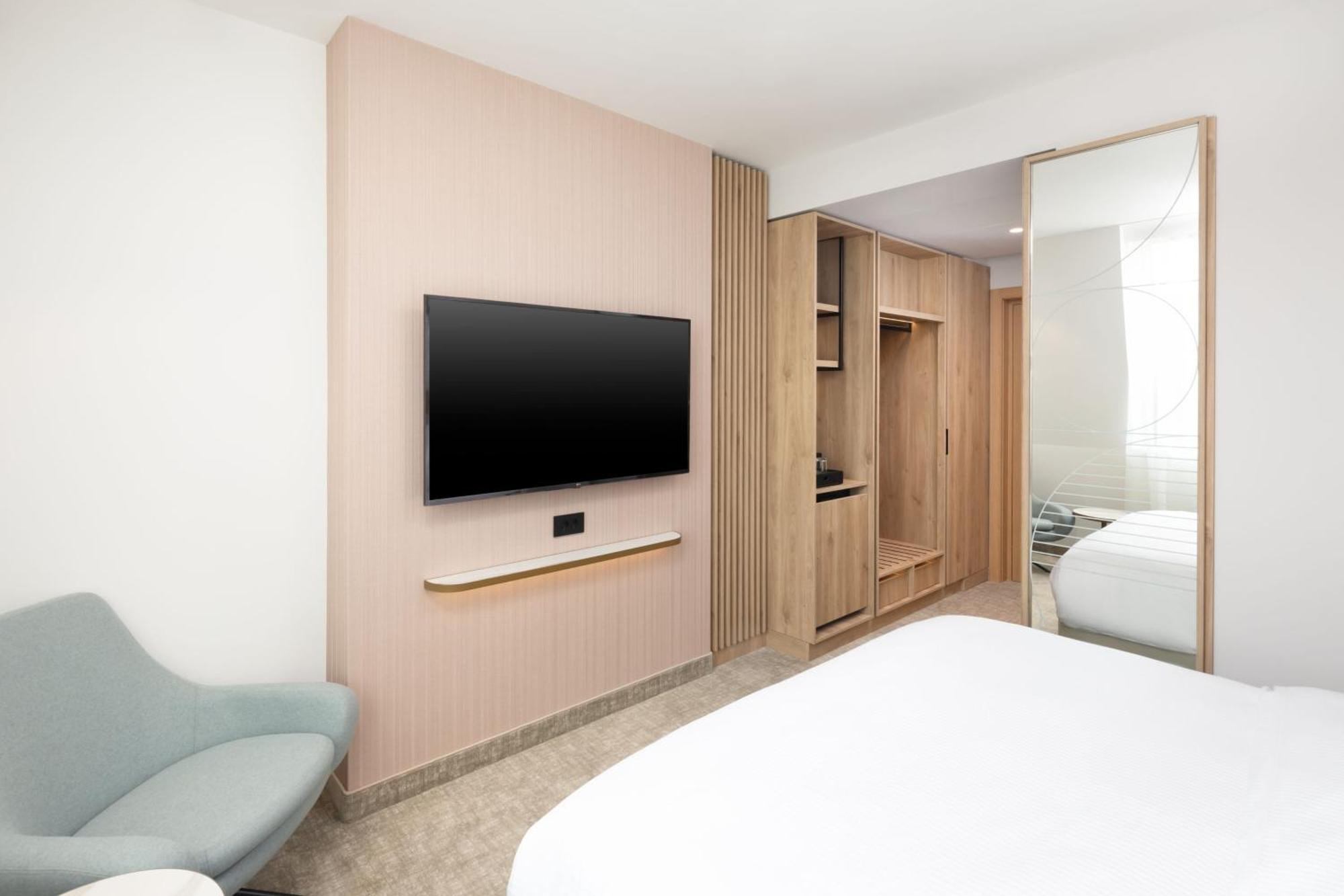 Courtyard By Marriott Cluj - Napoca Downtown Hotel Exterior foto