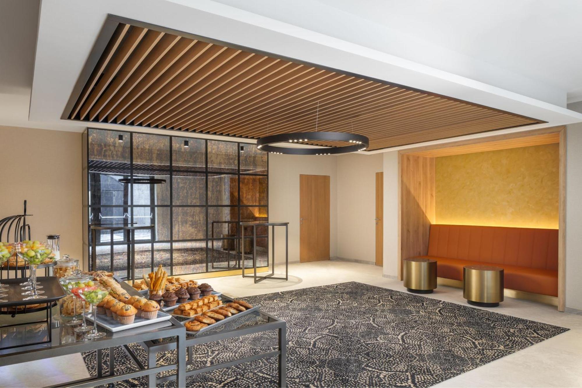 Courtyard By Marriott Cluj - Napoca Downtown Hotel Exterior foto