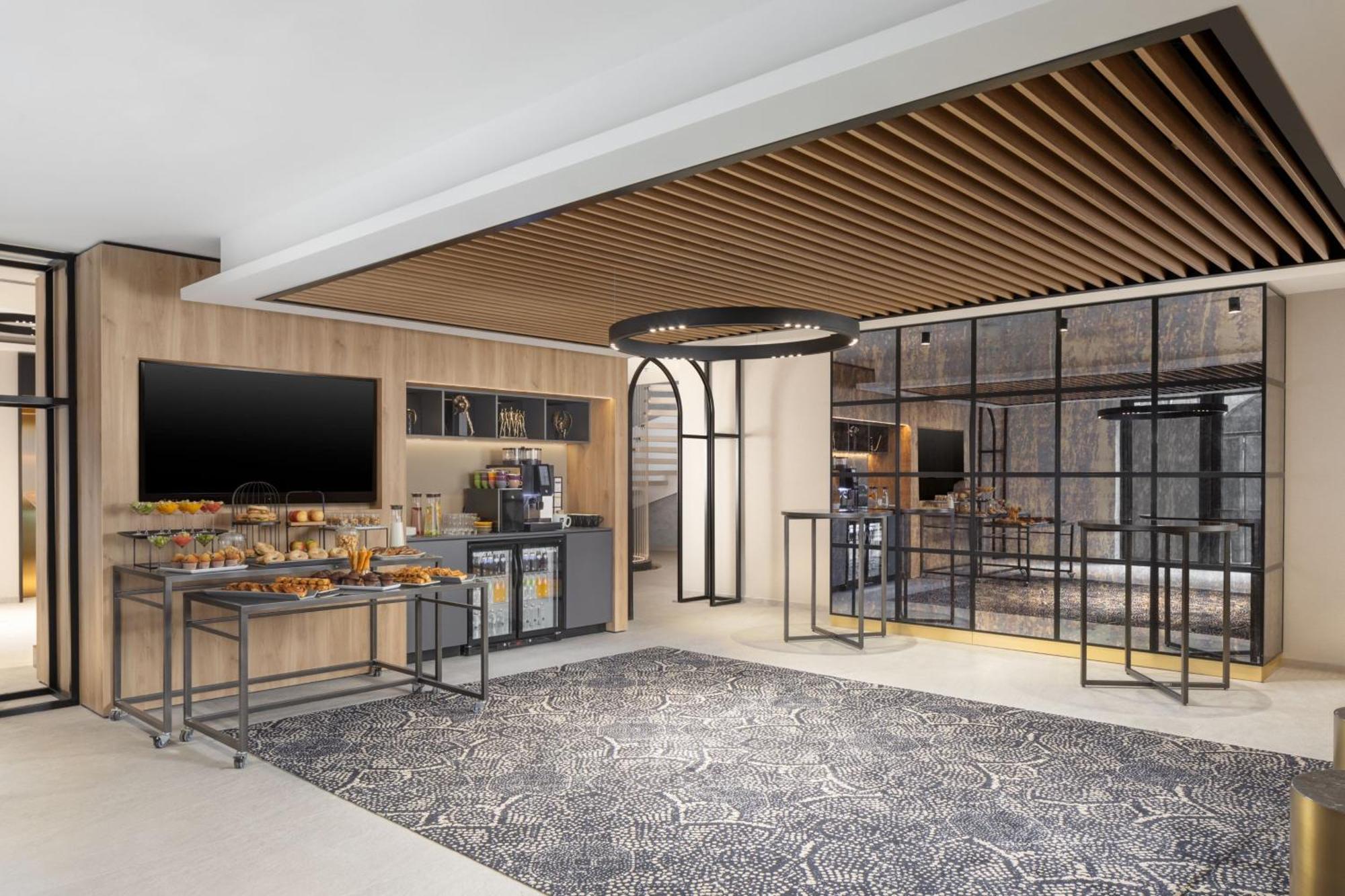 Courtyard By Marriott Cluj - Napoca Downtown Hotel Exterior foto