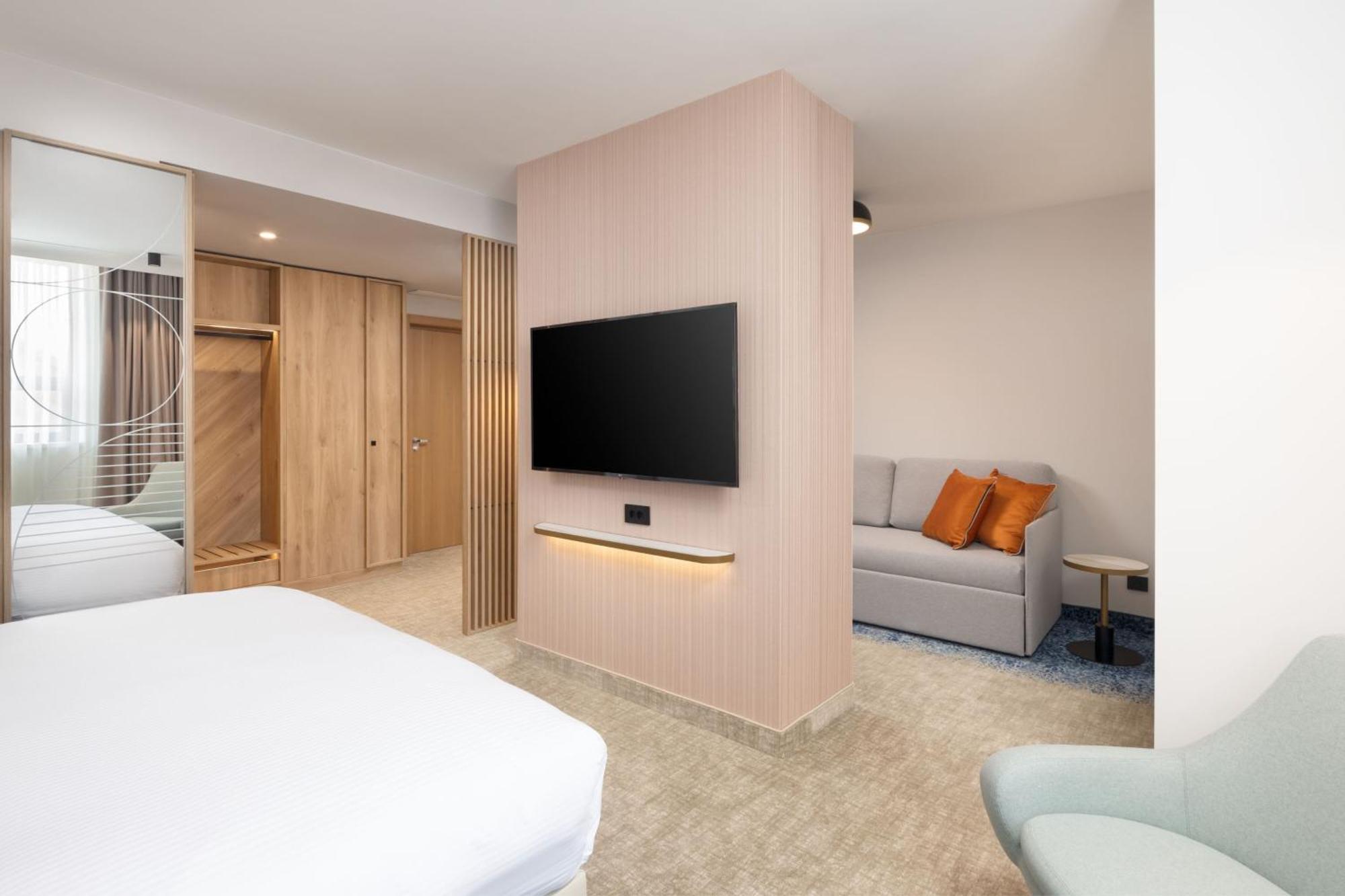 Courtyard By Marriott Cluj - Napoca Downtown Hotel Exterior foto
