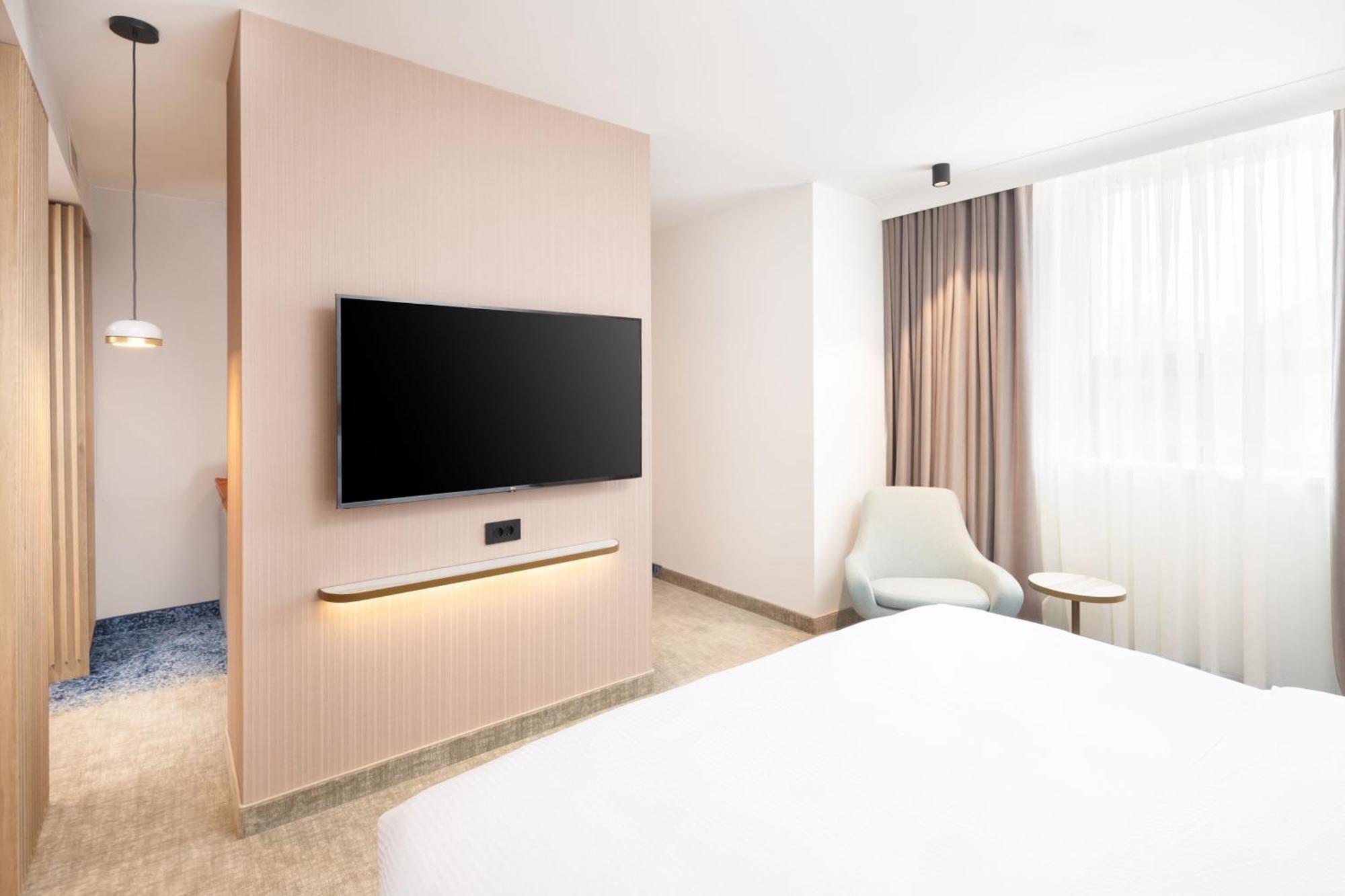 Courtyard By Marriott Cluj - Napoca Downtown Hotel Exterior foto