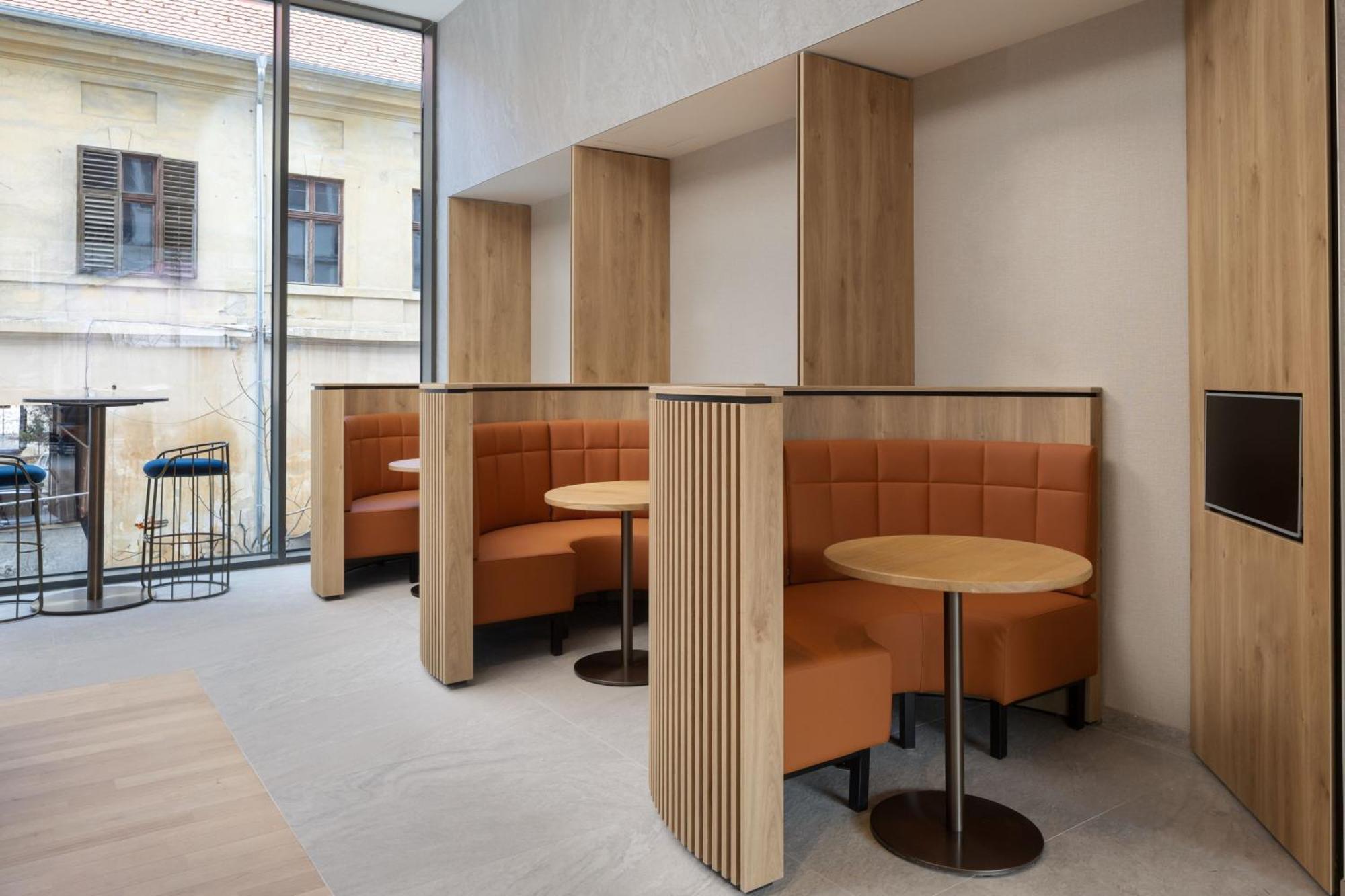 Courtyard By Marriott Cluj - Napoca Downtown Hotel Exterior foto