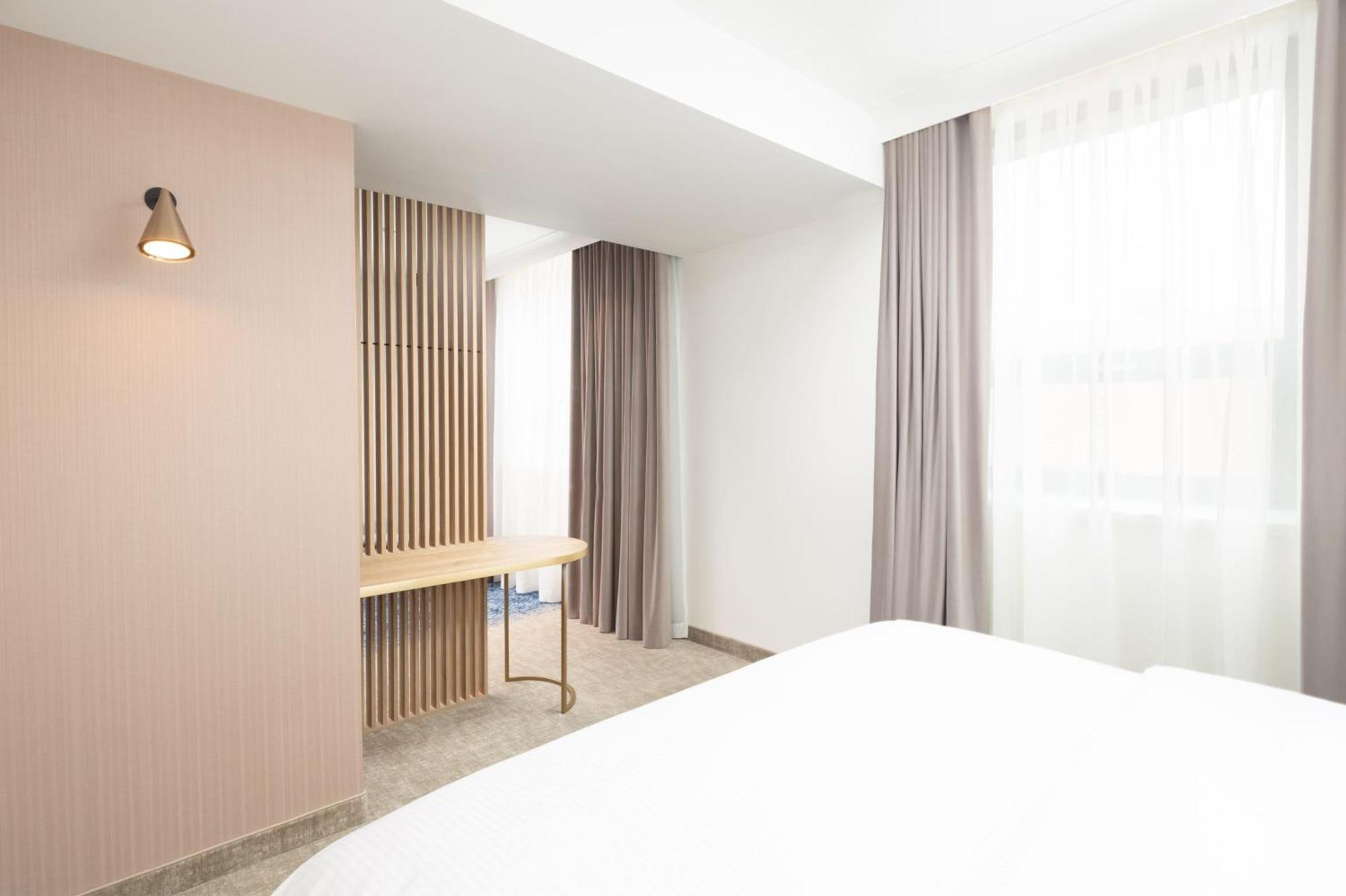Courtyard By Marriott Cluj - Napoca Downtown Hotel Exterior foto