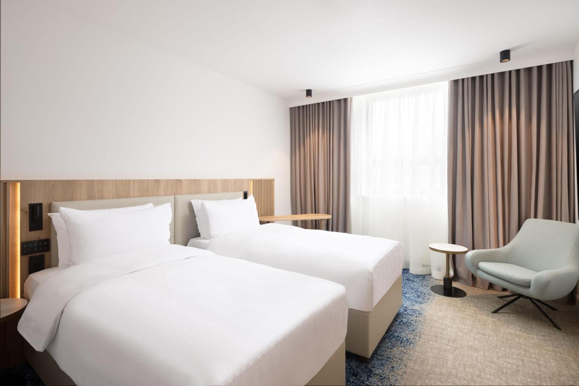 Courtyard By Marriott Cluj - Napoca Downtown Hotel Exterior foto